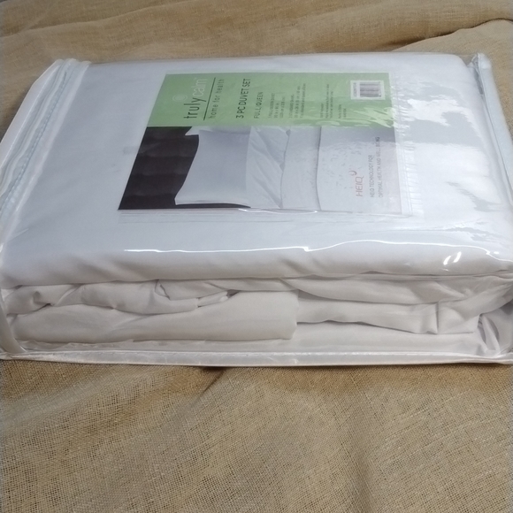 Truly Calm Antimicrobial and Anti-Odor 3 Piece Full/Queen Duvet Set - White - Picture 5 of 7